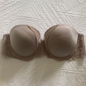 Victoria’s Secret strapless lace bra 34C